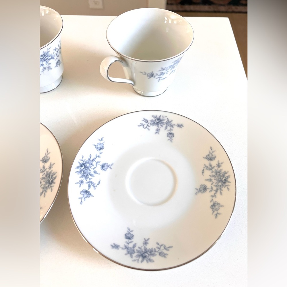 Crown Empire Duchess Set of teacups and saucers